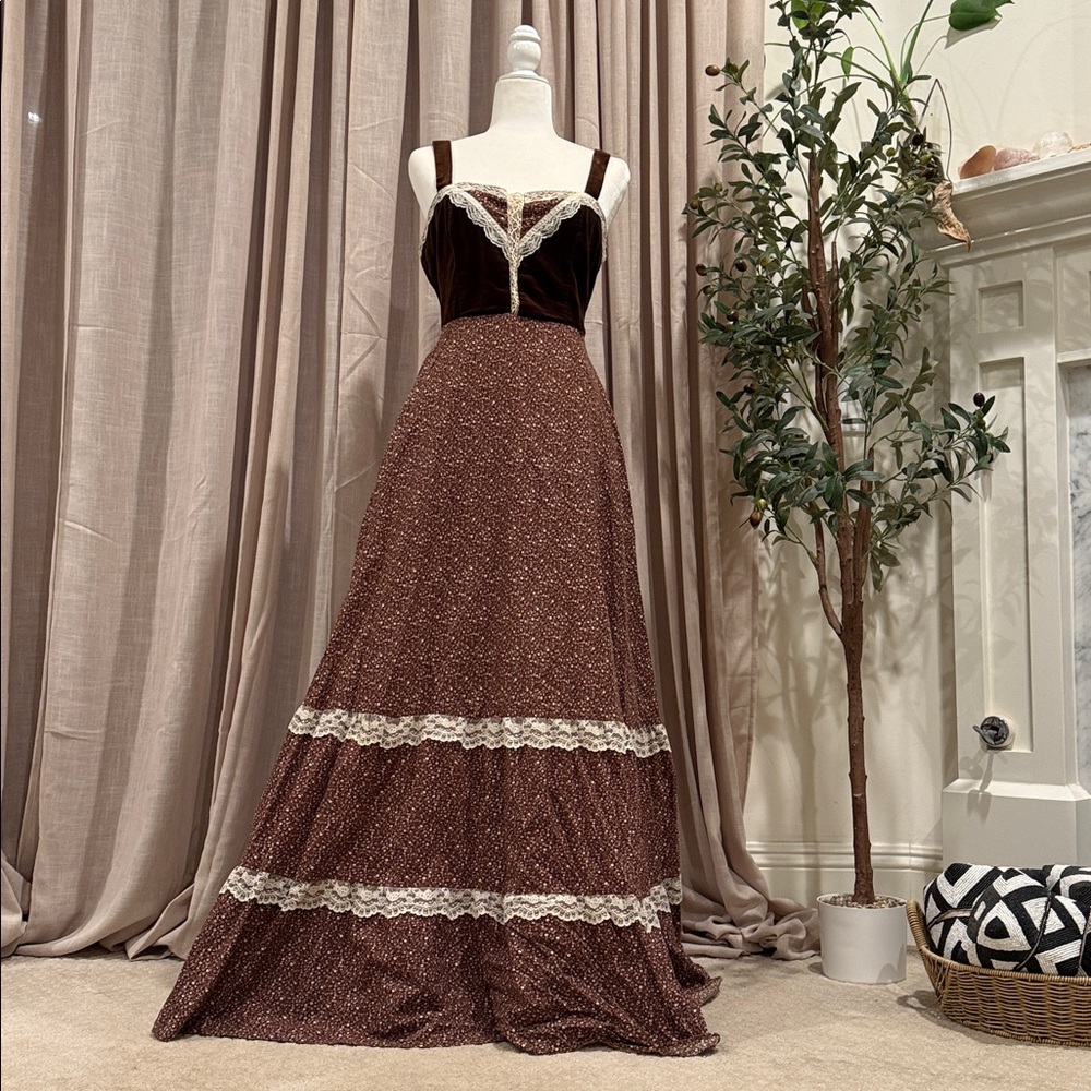 Gunne Sax Floral Dress in Brown and White - Picture 2 of 12